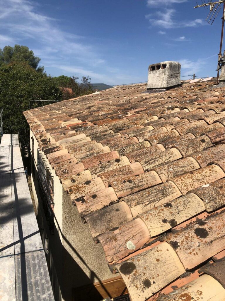couvreur renovation toiture flayosc var