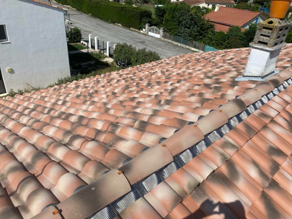 meilleur artisan couvreur restauration toiture ancienne flayosc var