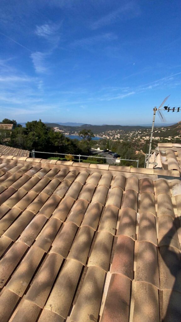 artisan couvreur renovation couverture pas cher draguignan var