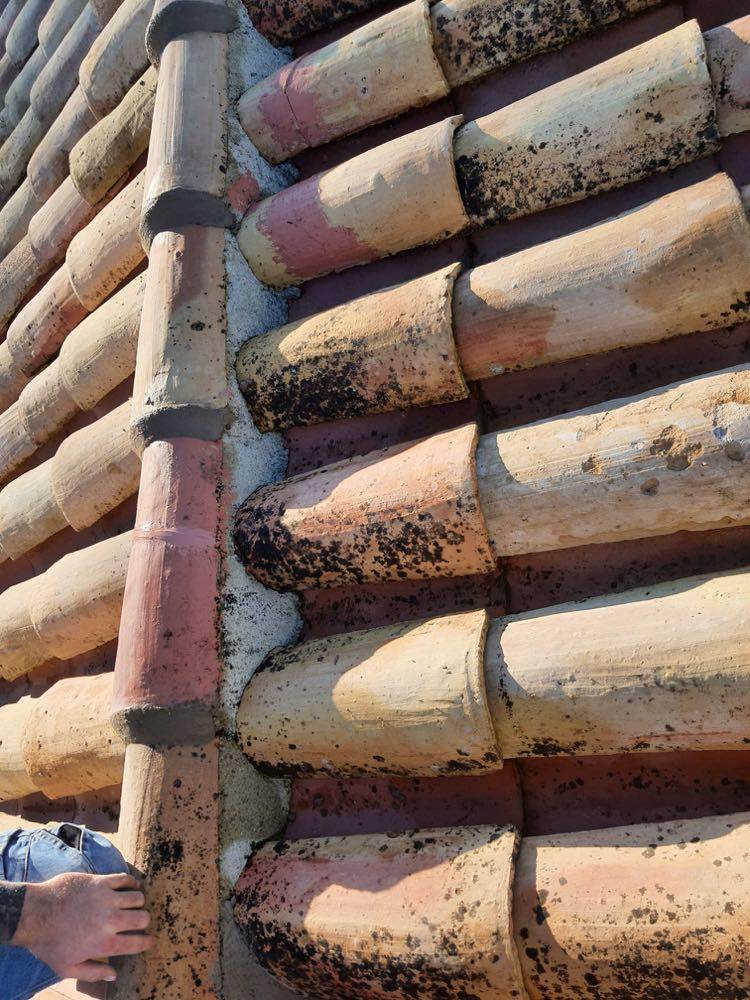 entreprise renovation faitage toiture qui fuit sainte maxime var