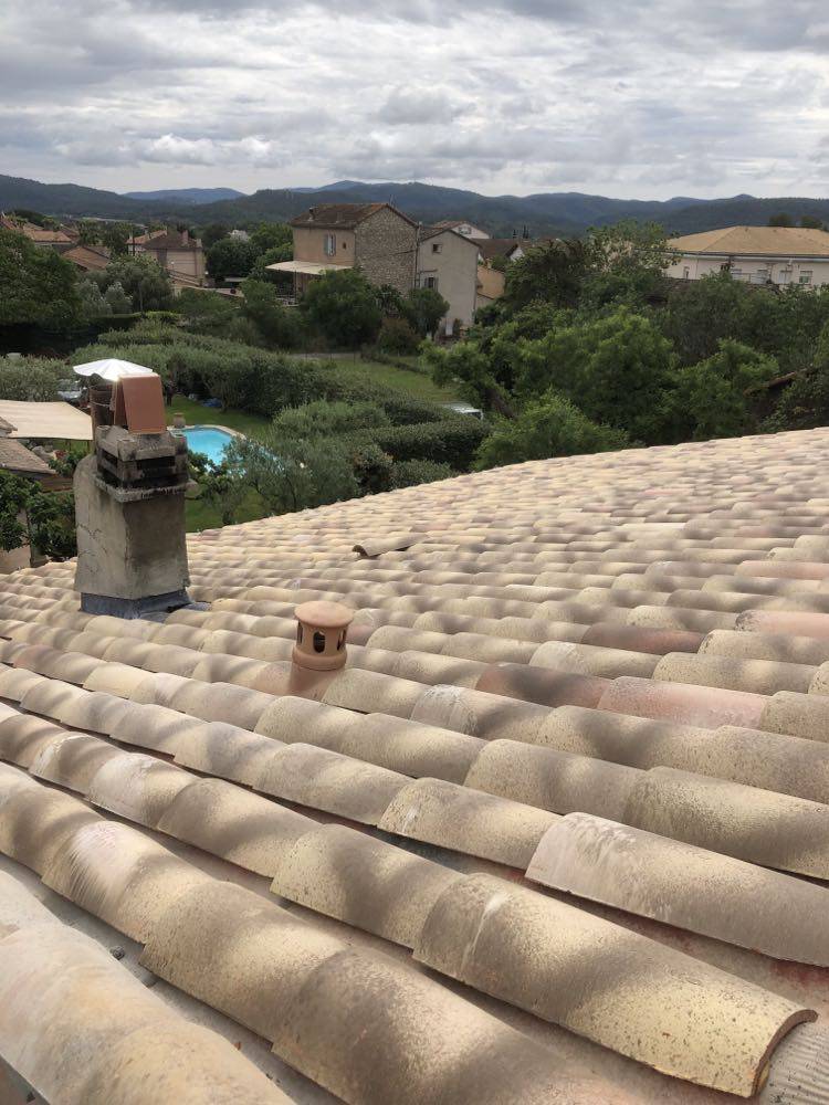 artisan couvreur urgence reparation toiture frejus