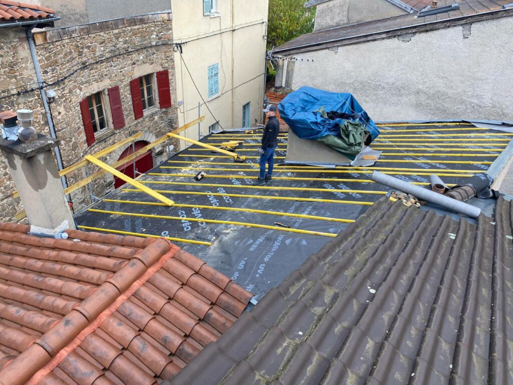 société pour rénovation en urgence de toiture à sainte maxime dans le golfe de saint tropez