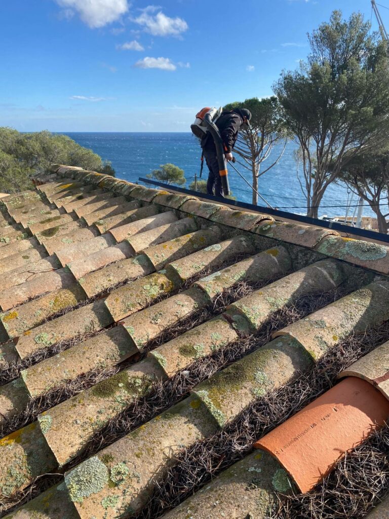 nettoyage brossage toiture traitement hydrofuge sainte maxime