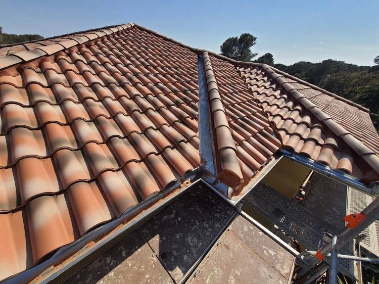 artisan renovation toiture complete draguignan 83300