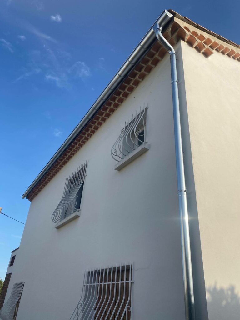 Pose de gouttières en zinc à vidauban Var