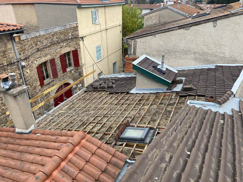 rénovation de couverture avec pose d'un écran latte contre latte à fayence dans le var